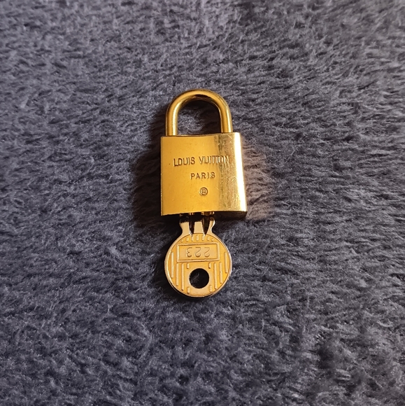 Louis Vuitton  vintageLock and Key #223 - Picture 2 of 7